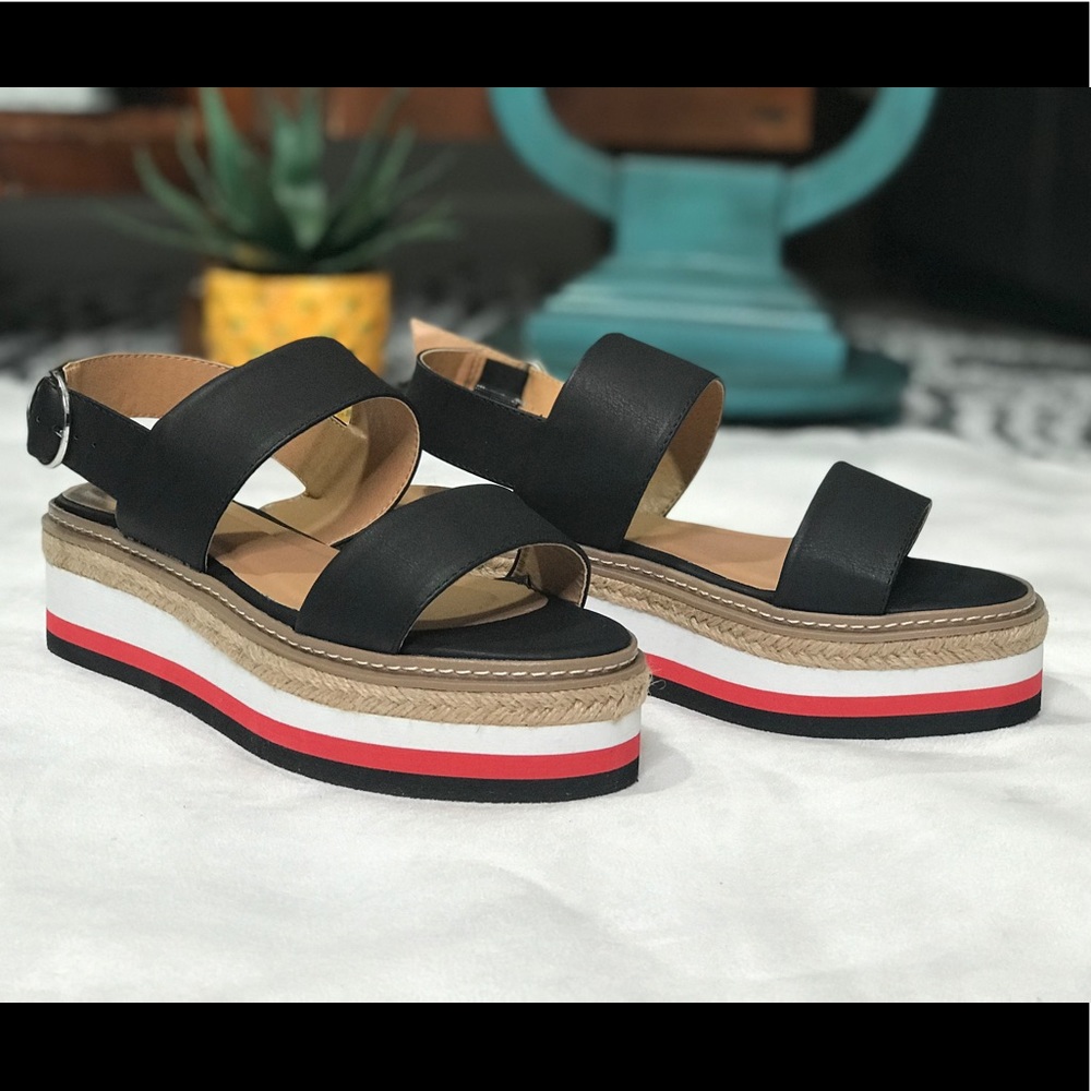 Women Sandal - Picture 3 of 7